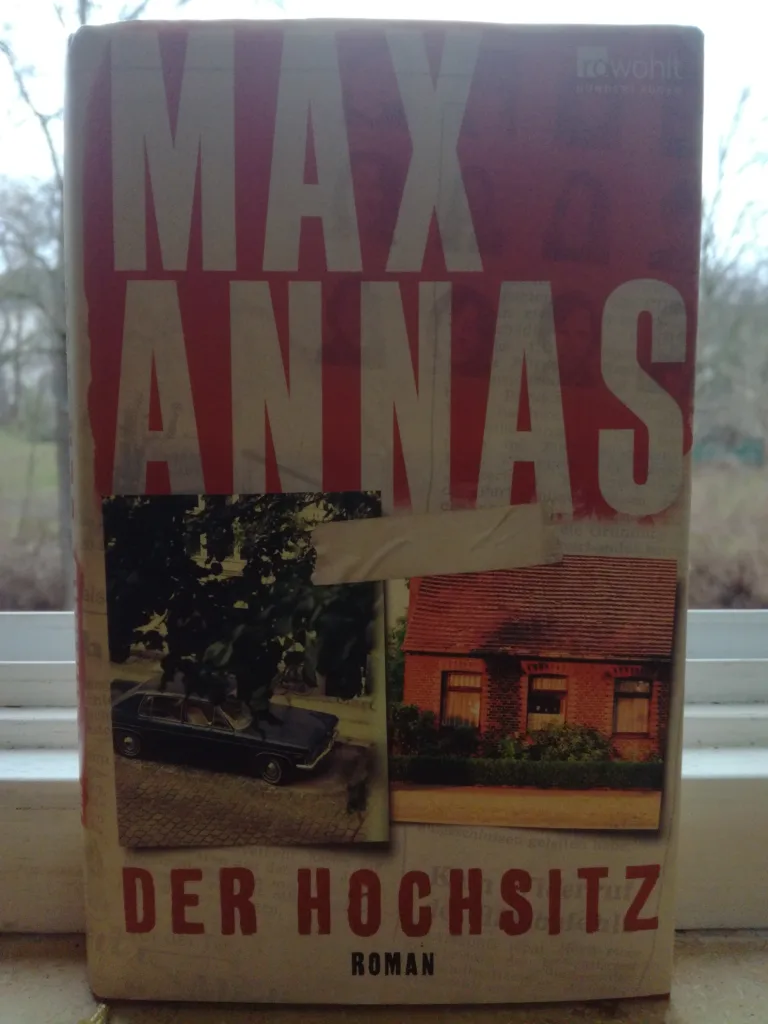 Buch Max Annas Der Hochsitz auf einer Fensterbank